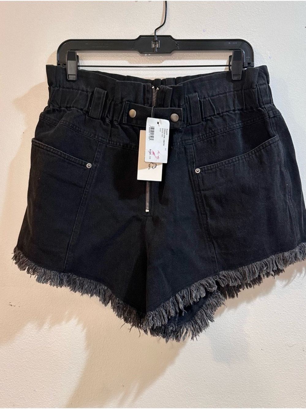INTERMIX Black Frayed-Hem High-Waist Denim Shorts. Size 12us. NWT